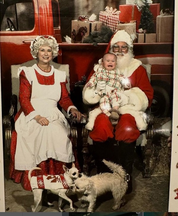 Kaley Cuoco's Hilarious Santa Encounter
