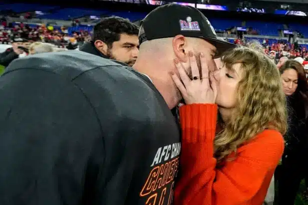 Watch: Taylor Swift's Steamy KISS with Travis Kelce!