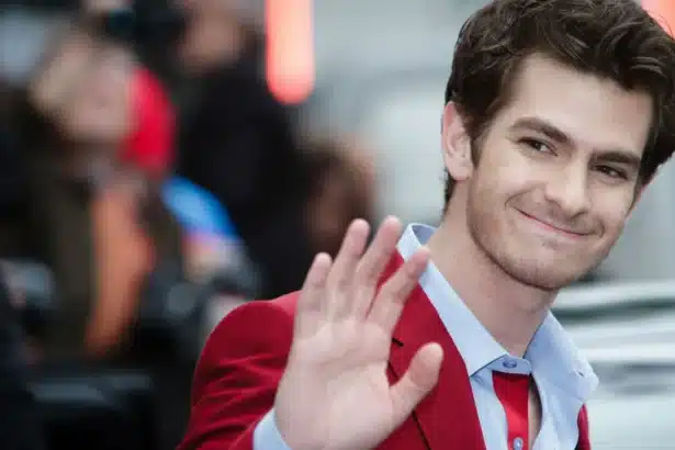 Andrew Garfield Date