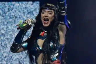 Katy Perry Rejects Fan Proposal Onstage